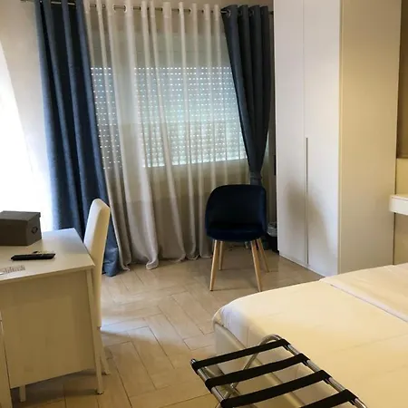 Isabel 4* Roma