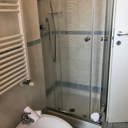 Isabel 4*