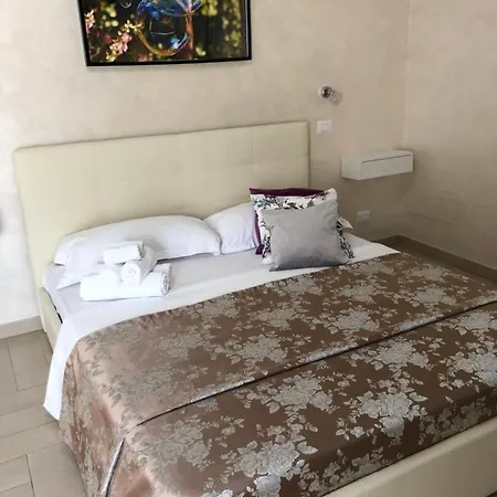 Isabel 4* Roma