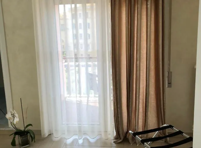 Isabel Pensión Roma